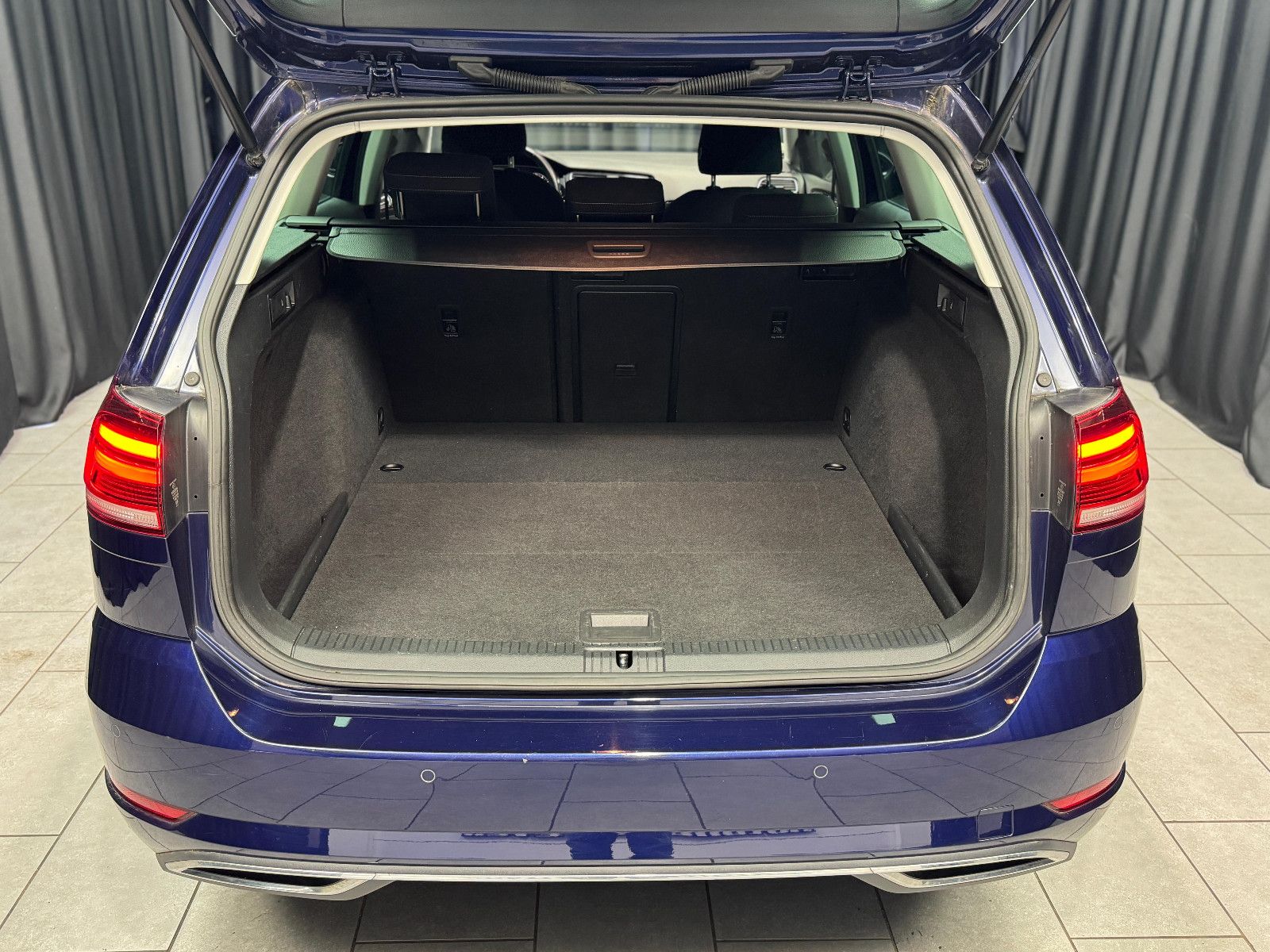 Fahrzeugabbildung Volkswagen Golf VII Variant Highline|Massage|DIGI-TACHO|DSG