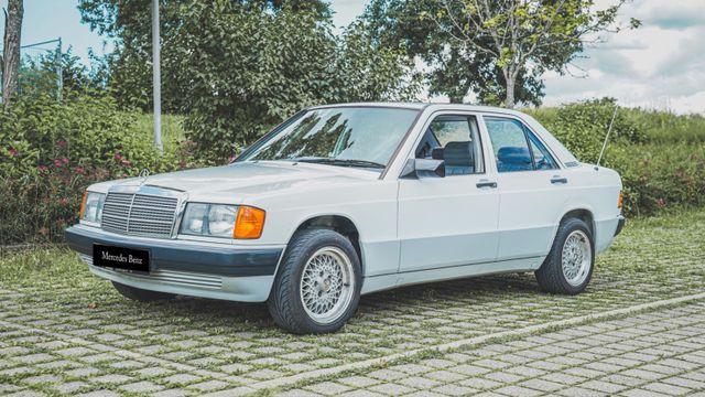 Mercedes-Benz W201 190E 2.0