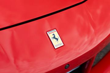 صورة 8 لـ 2017 Ferrari 488 GTB