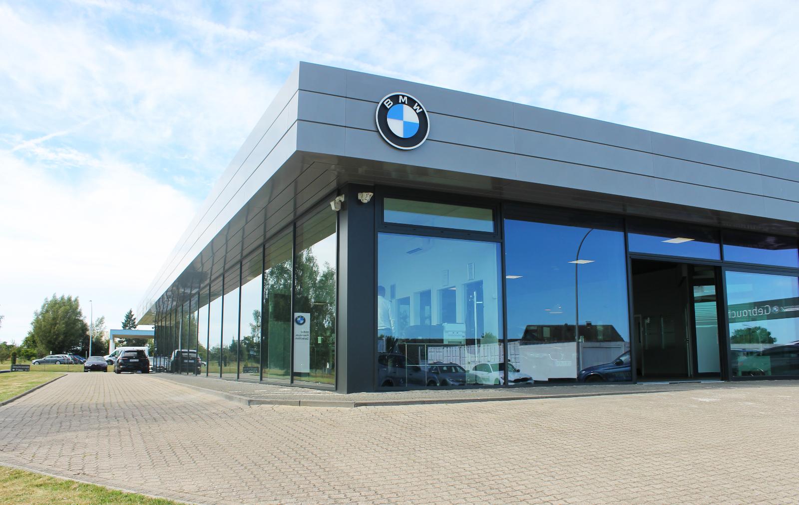 showroom-image-main