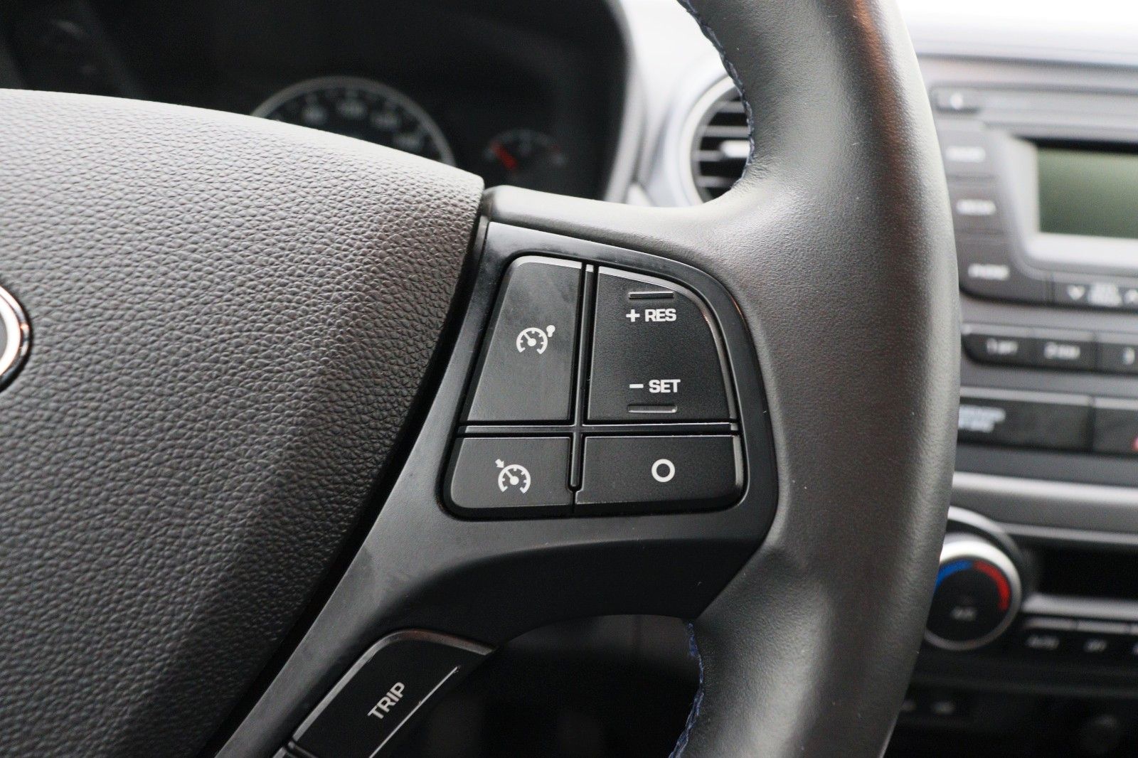Fahrzeugabbildung Hyundai i10 Passion+ TEMPO SHZ