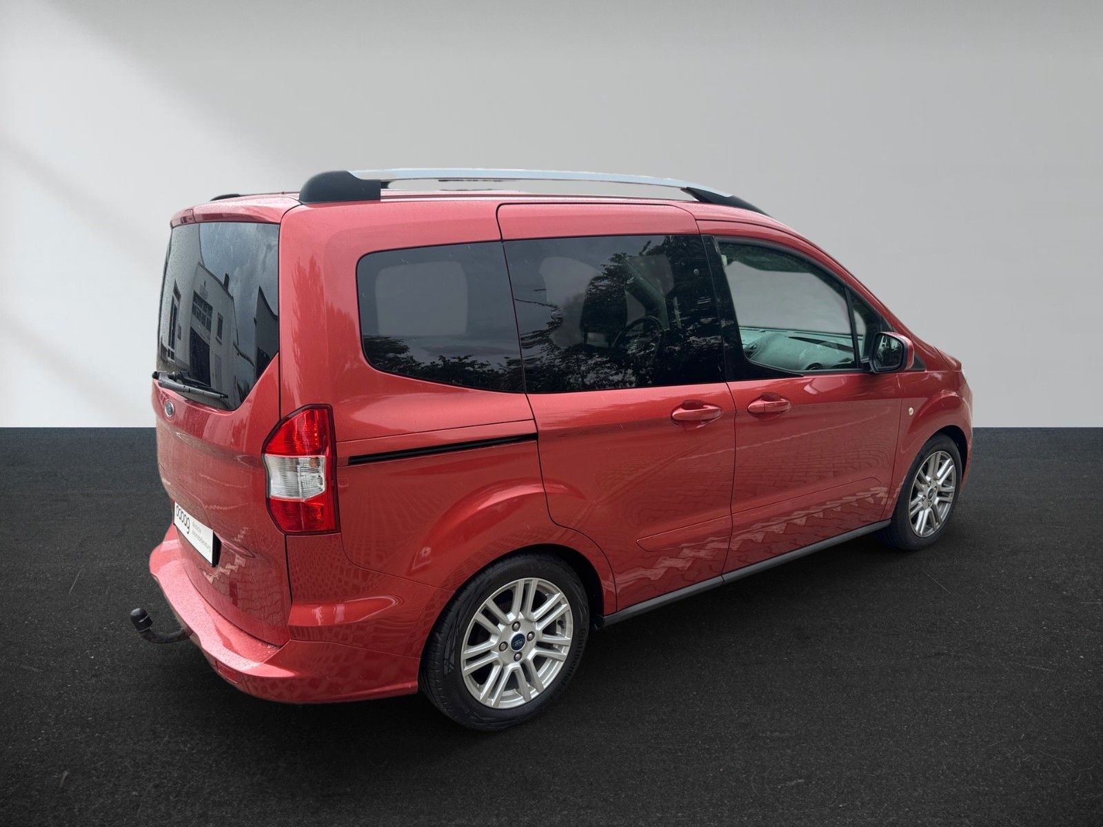 Ford Tourneo Courier Titanium – Bild 4