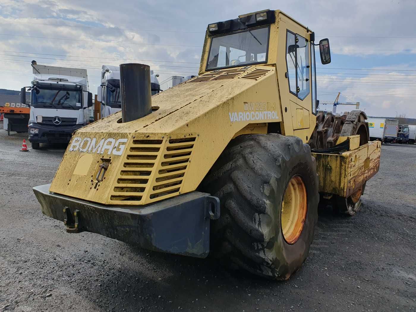 Fahrzeugabbildung BOMAG BW 225 D-3 / 2001 / nur 3.824h! / Variocontrol