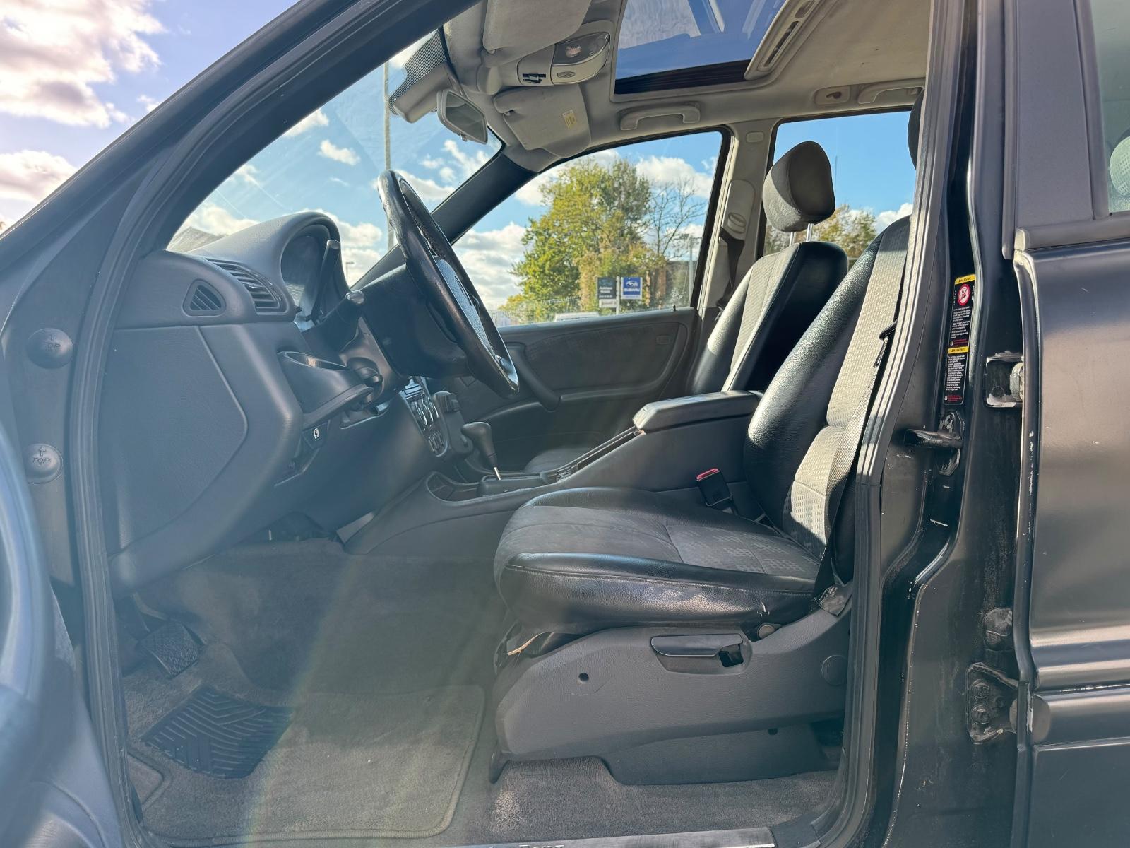 Mercedes-Benz ML270 2004 — photo 9