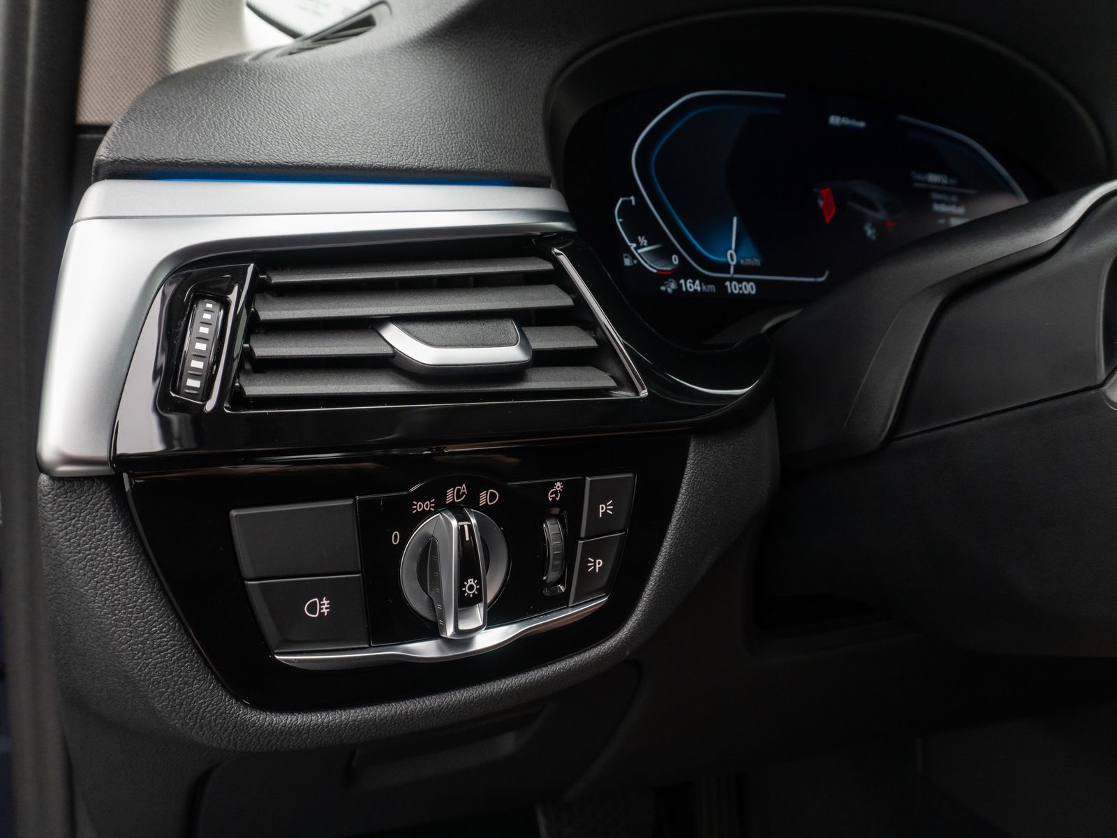 Fahrzeugabbildung BMW 530e Kamer Laser HUD DAB H/K Komfort Alarm Sport