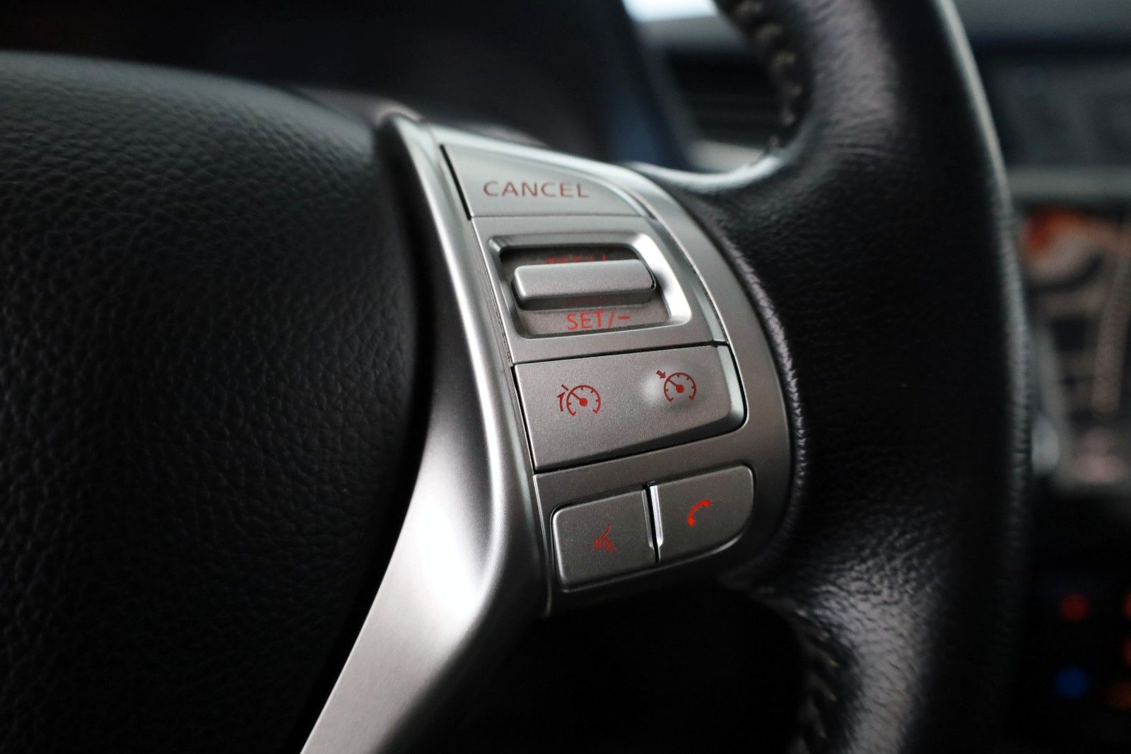 Fahrzeugabbildung Nissan Navara N-Guard DoCa 4x4 Leder,Navi,LED,SH,SD,360