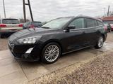Ford Focus 1,5 Turnier Titanium X  Sport Lenkrad - Ford Focus mit Benzin-Antrieb: Kombi, Titanium
