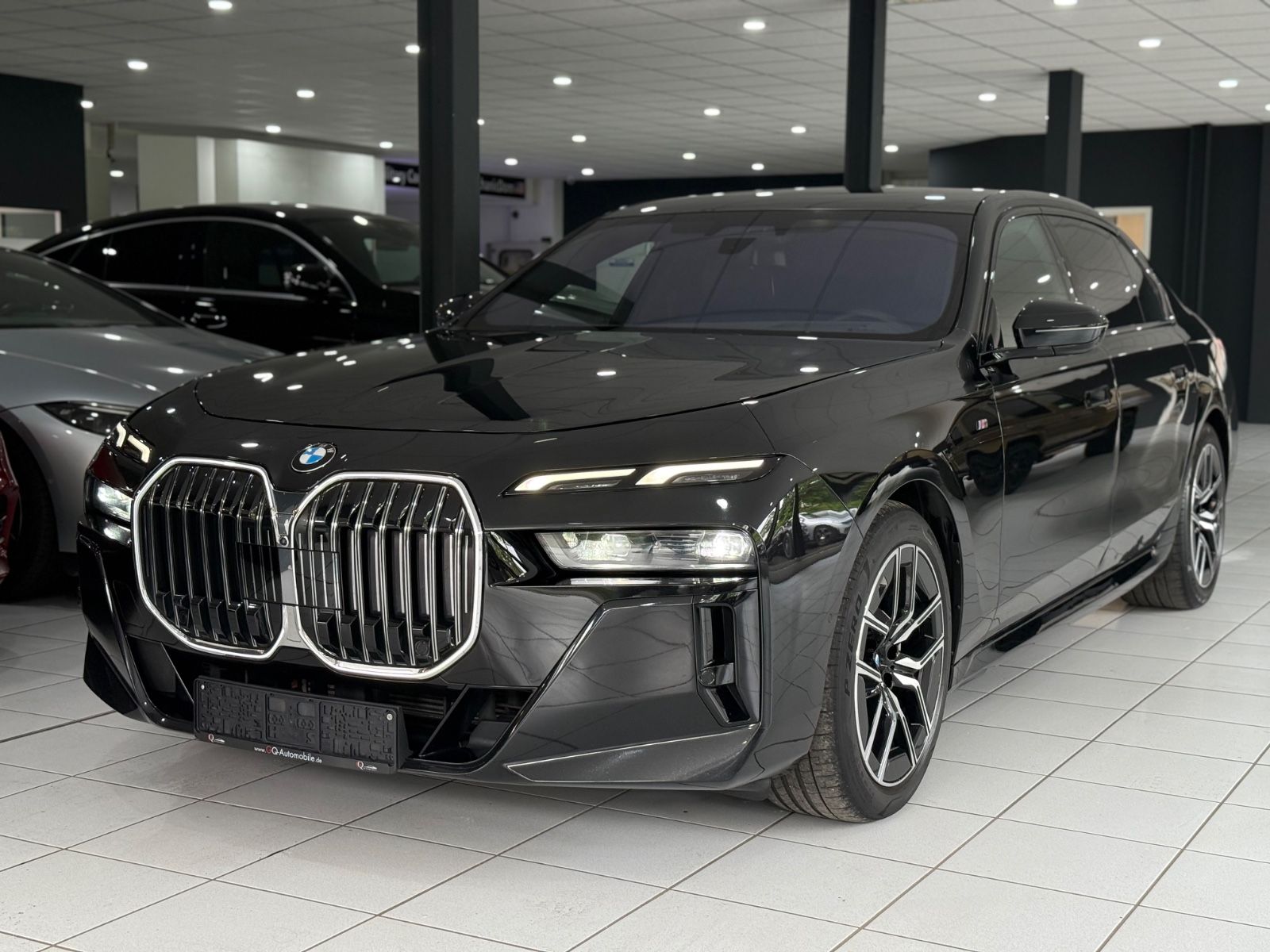 BMW 740d xDrive*M-PAKET*FOND-TV*B&amp;W*EXECUTIVE*MASSAG
