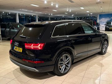 Audi Q7 - 8