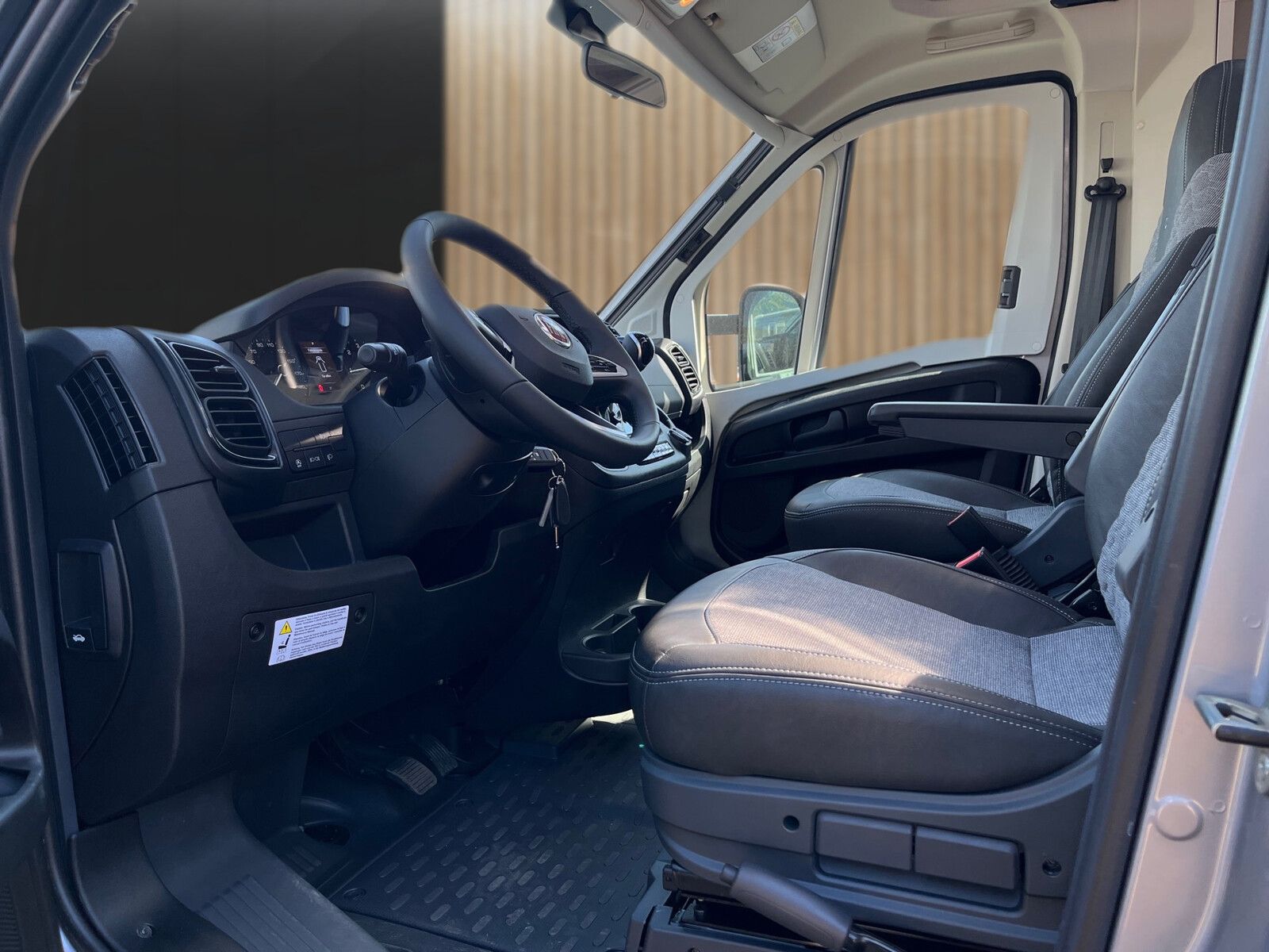 Fahrzeugabbildung Adria Coral Supreme 670 SL RFK,LED,ALDE, Messe Aktion