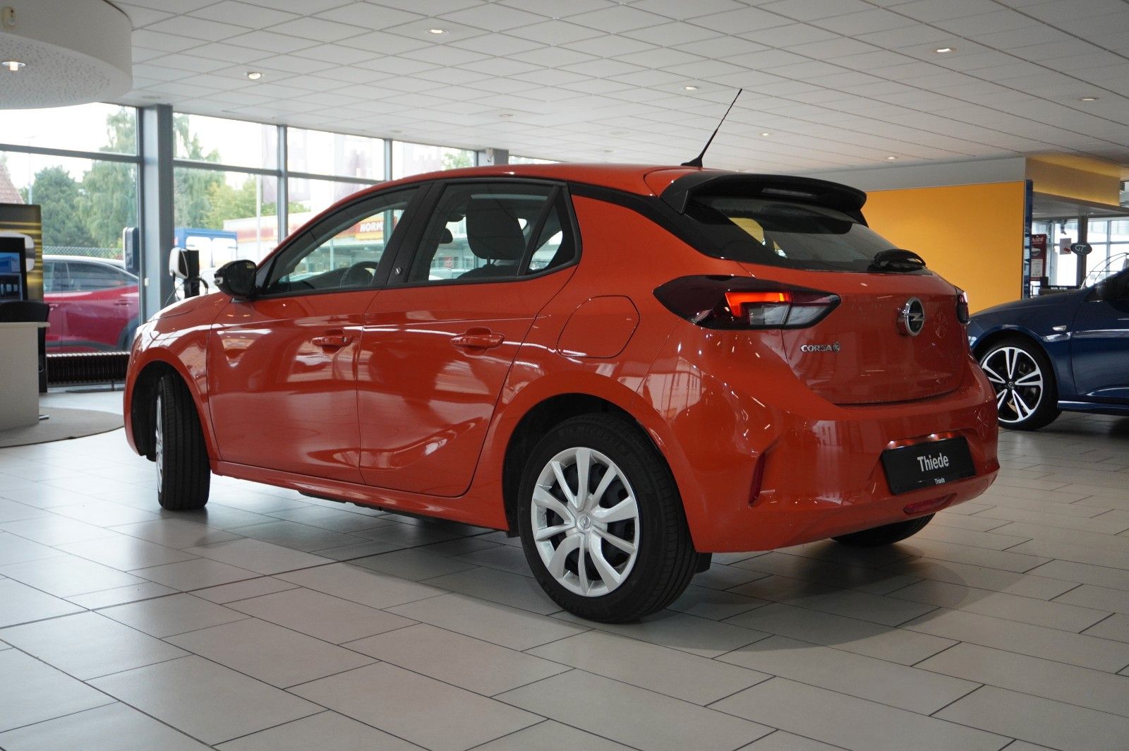 Fahrzeugabbildung Opel Corsa-e F EDITION 7KW NAVI/VIRT/TEMP/DAB/WÄRMEP.