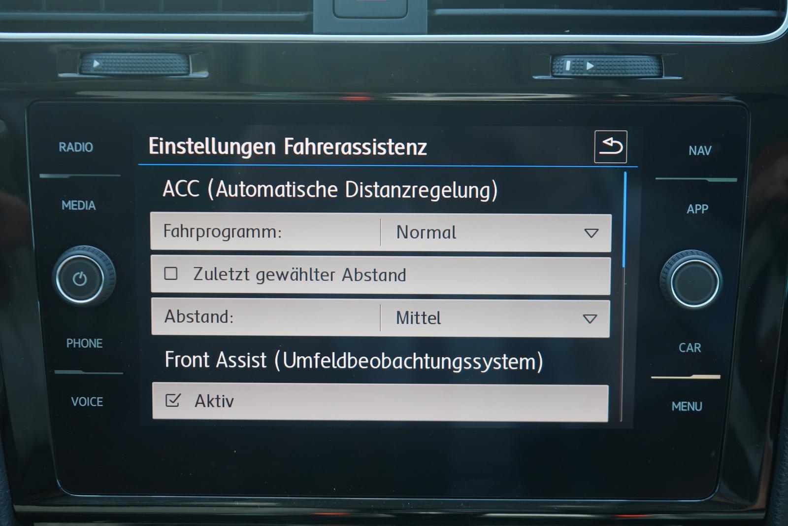 Volkswagen Golf VII 1.5 TSI IQ.DRIVE Navi ACC Kamera PDC