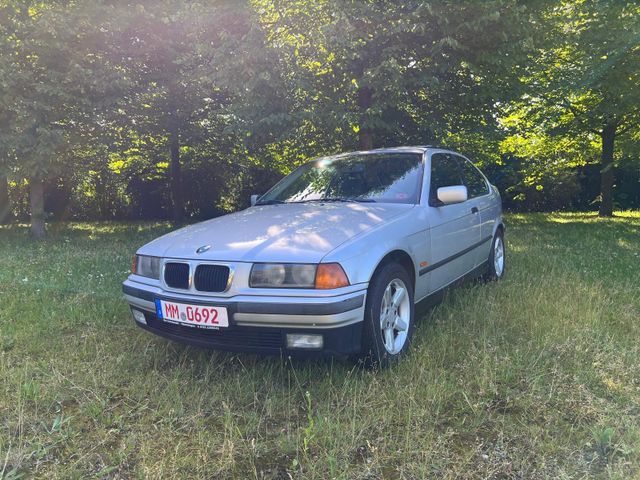 BMW 316i Compact