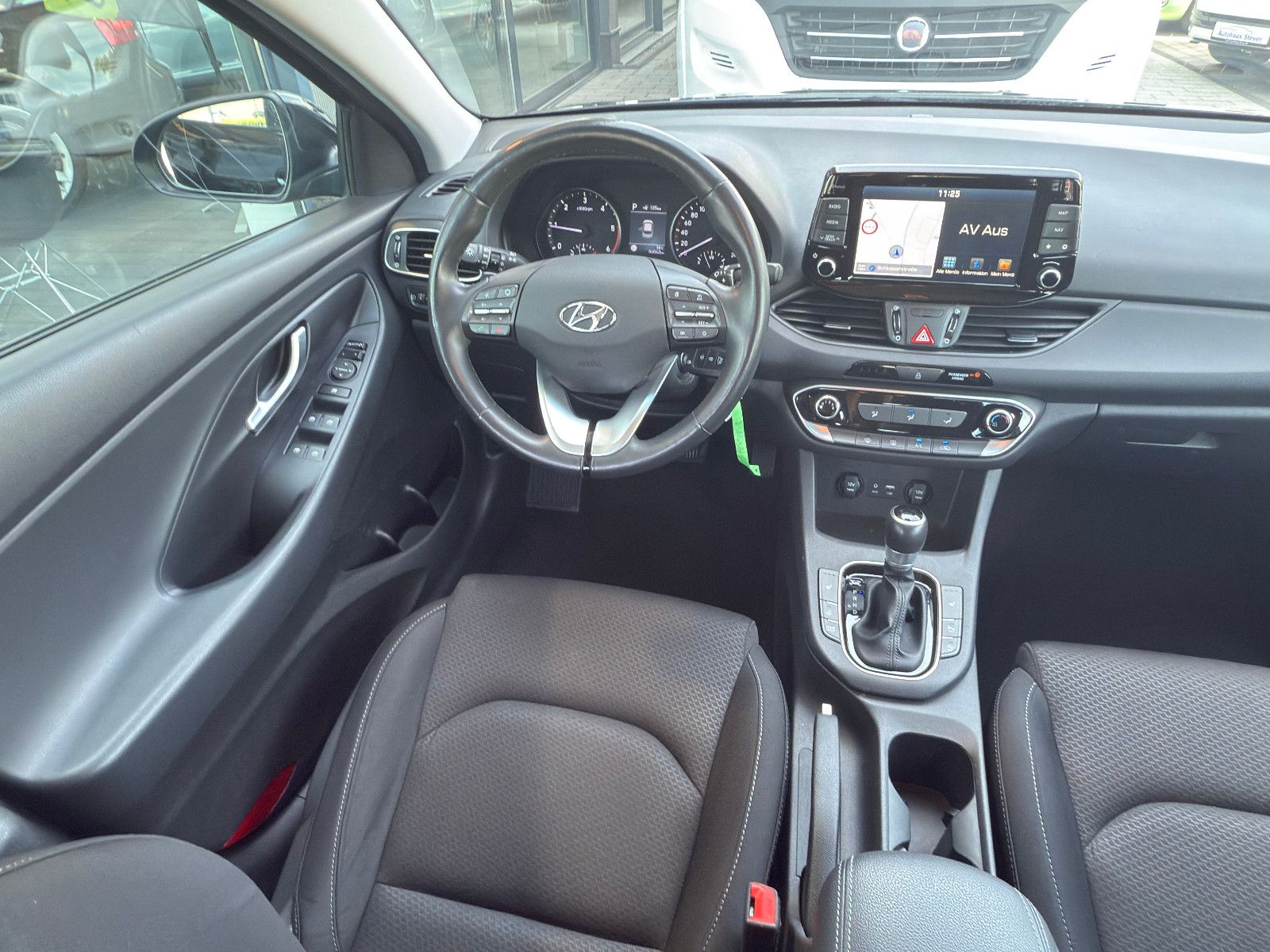 Fahrzeugabbildung Hyundai i30 cw Trend Automatik