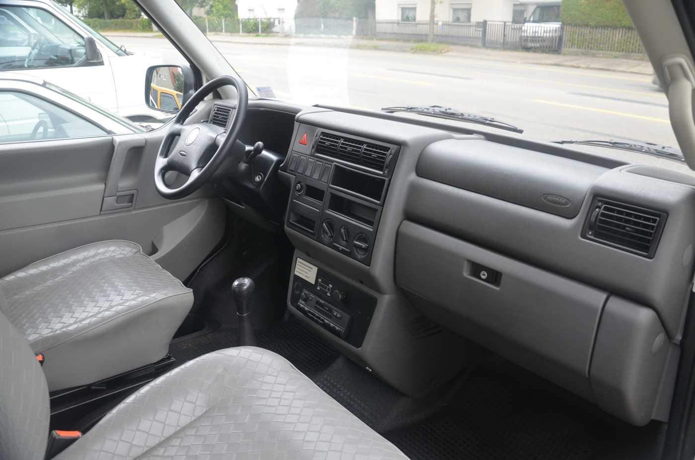 Volkswagen T4 Bus Syncro 2,5 Benziner, original 14100km