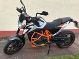KTM 690 Duke R - KTM DUKE 690 R