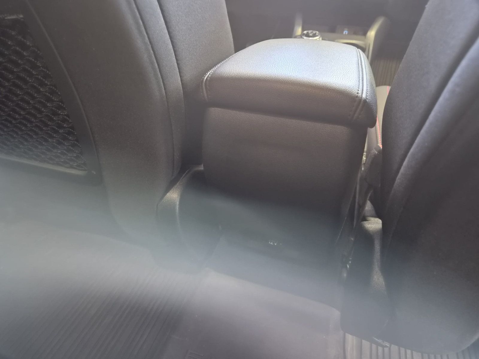 Fahrzeugabbildung Ford Focus Lim. ST-Line / NAVI / KAMERA /1. Hand