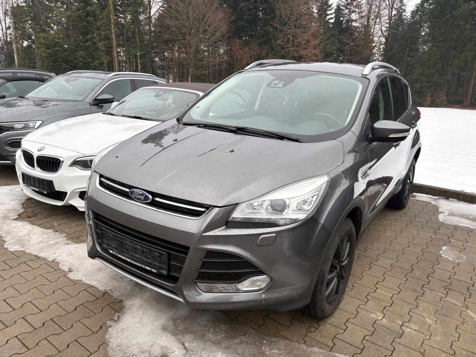 Ford Kuga Titanium 4x4 Aut. Xenon AHK Teilleder