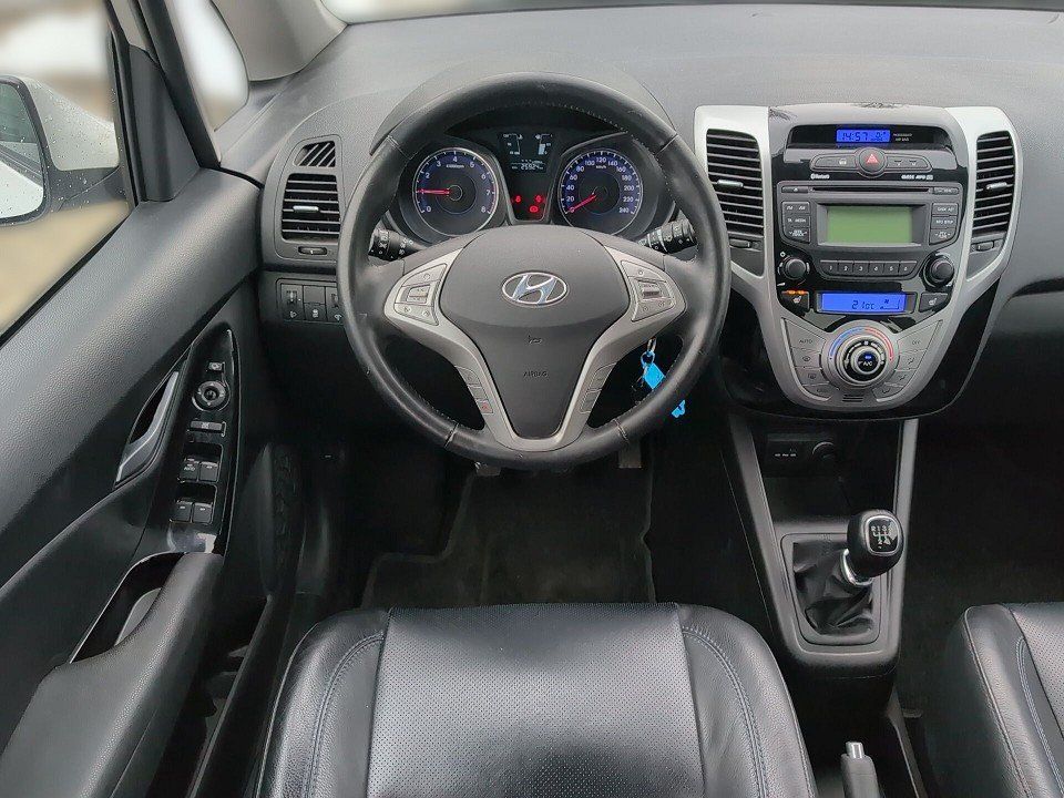 Fahrzeugabbildung Hyundai ix20 1.4 GOLD GARANTIE 1HD WENIG-KM AHK LEDER+BT