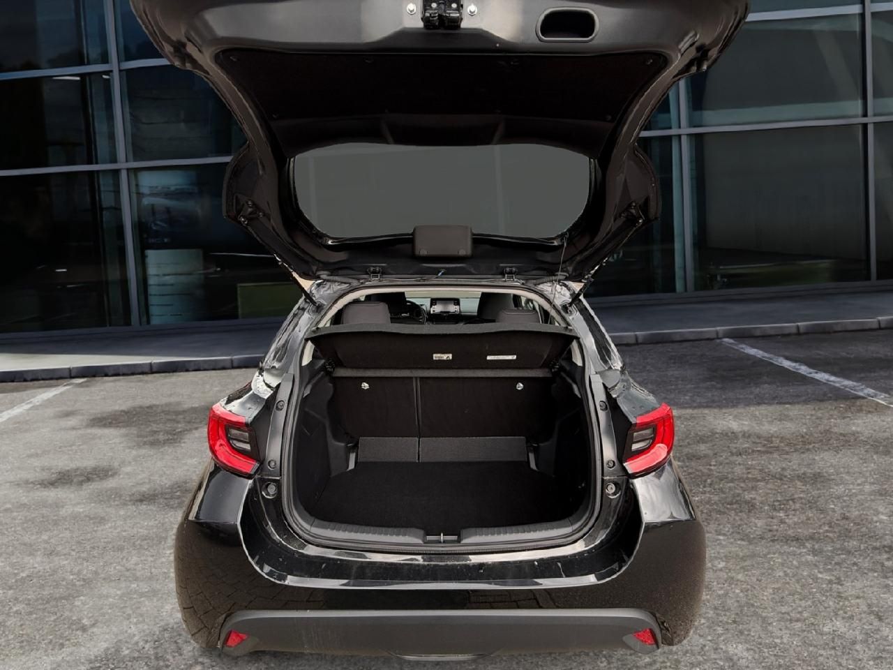 Fahrzeugabbildung Toyota Yaris Hybrid Club