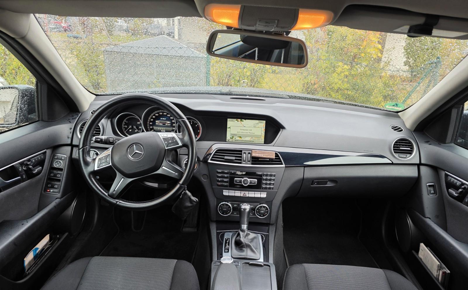 Mercedes-Benz C220 2014 — photo 13