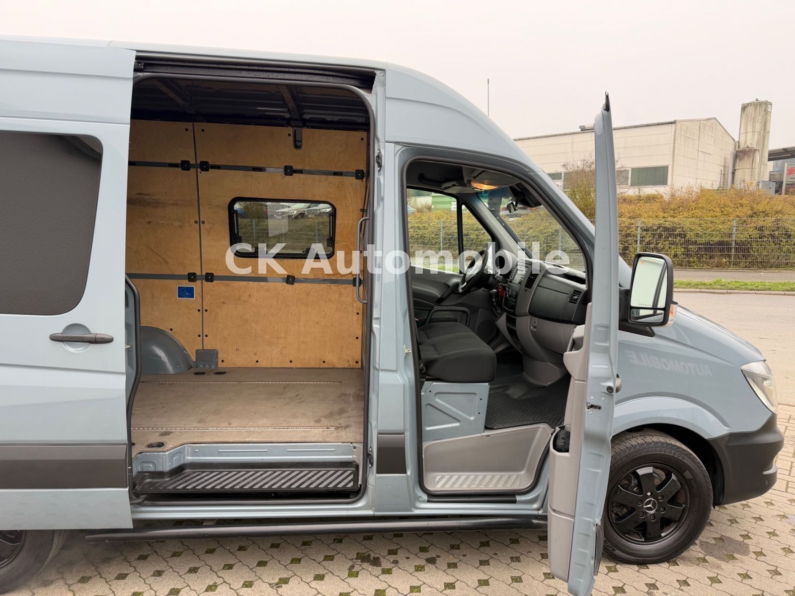 Fahrzeugabbildung Mercedes-Benz Sprinter II Kasten 316 CDI Autom./Navi/Bi-Xenon