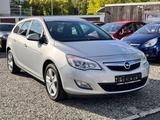 Opel Astra J Sports Tourer Edition - Opel Astra aus 2010: Sports Tourer