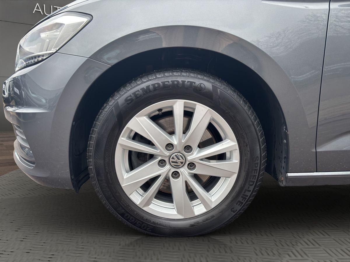 Touran Comfortline DSG PDC v+h KLIMAAUTO LED