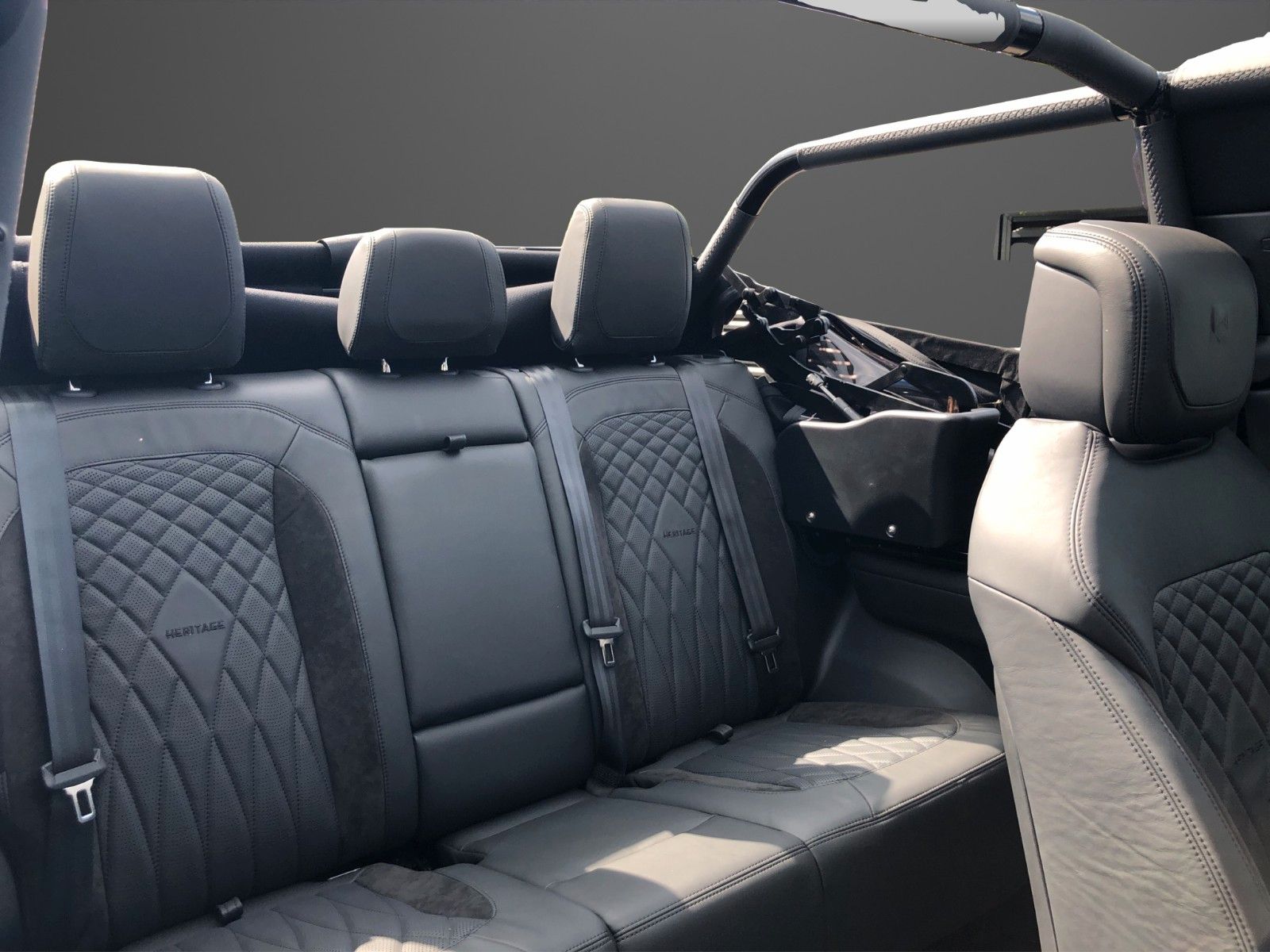 Fahrzeugabbildung Land Rover Defender 90 V8 Cabrio Einzelstück m. TÜV