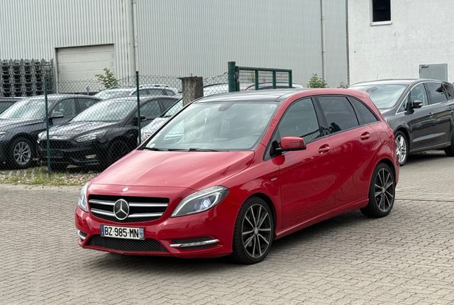 Mercedes-Benz B 180 CDI Urban/BI-XENON/PANO/LEDER/NAVI/R-KAM