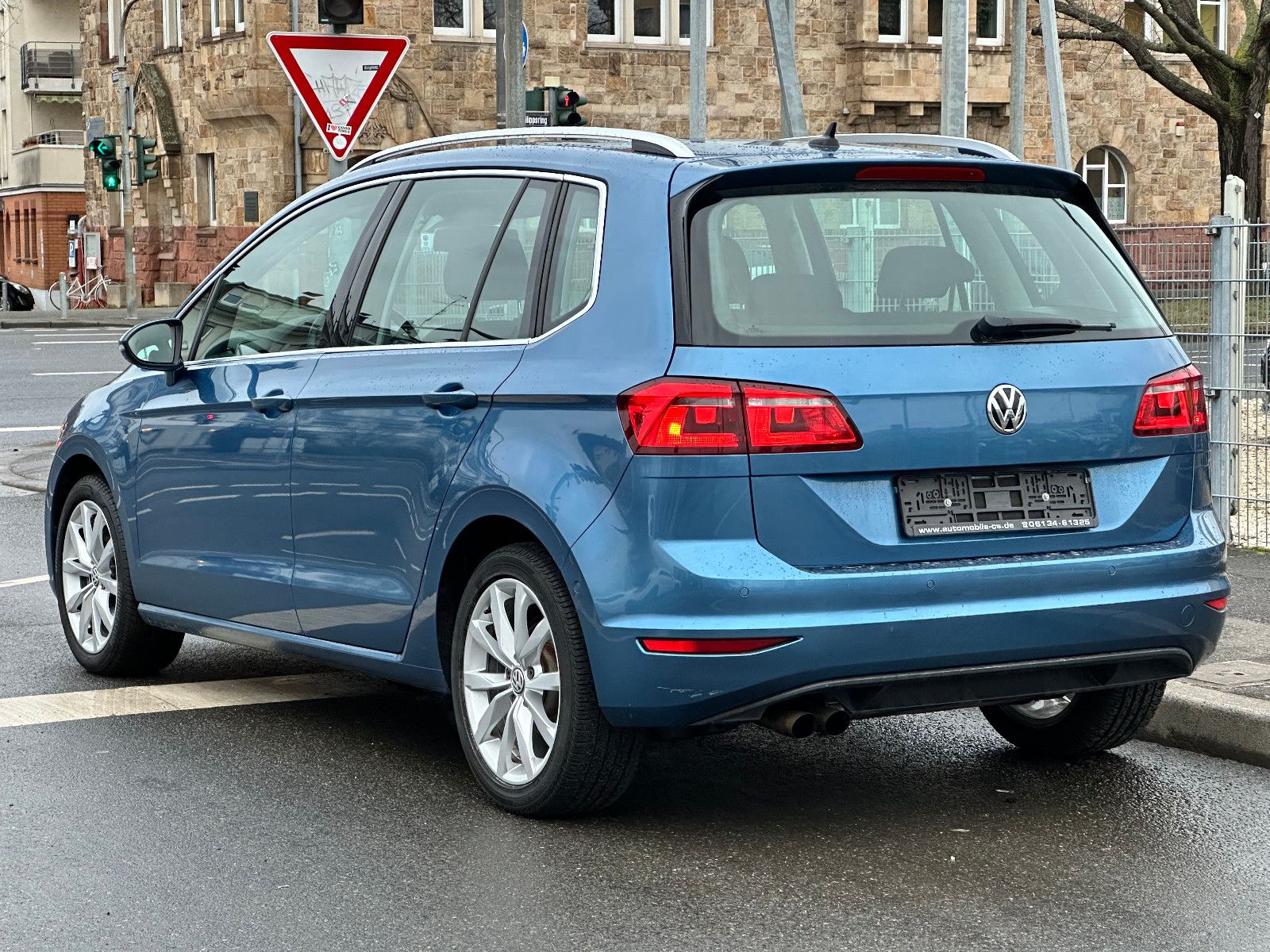 Fahrzeugabbildung Volkswagen GOLF SPORTSVAN VII HIGHLINE BMT*AHK+PANO+AUTOM.*