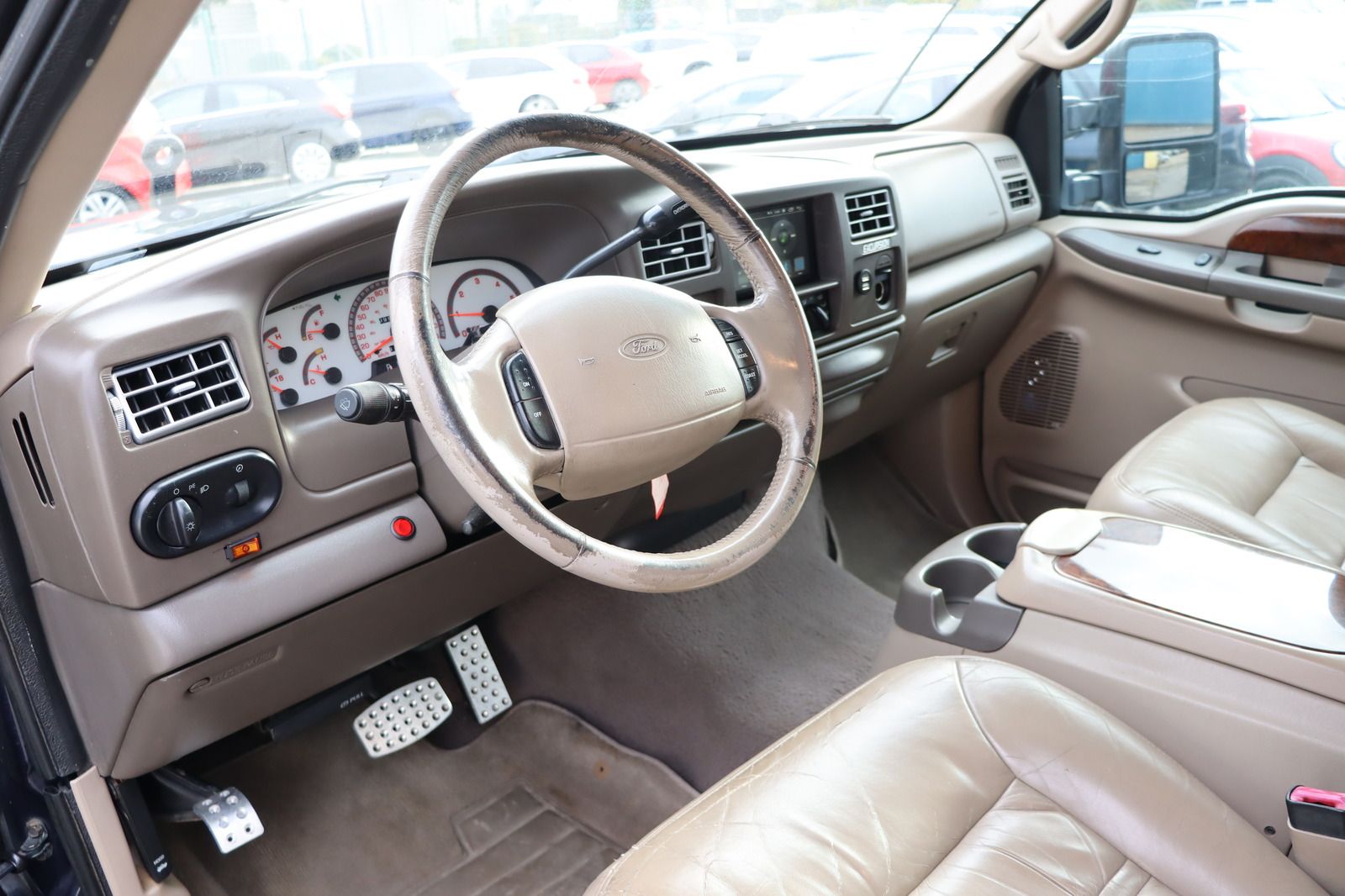 Fahrzeugabbildung Ford Excursion * HU/AU 02.26 * Sitzhzg. * Rückfahrk.