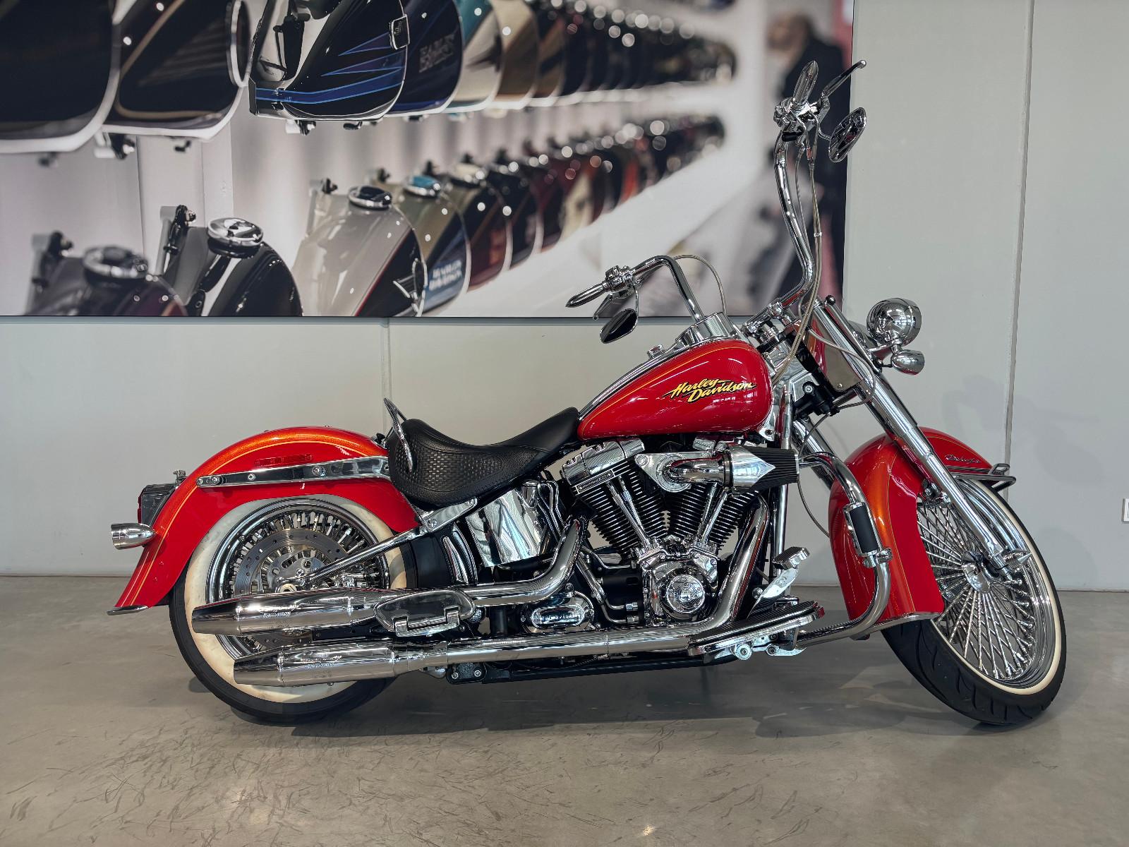 Harley-Davidson FLSTN Deluxe (Chicano Umbau)