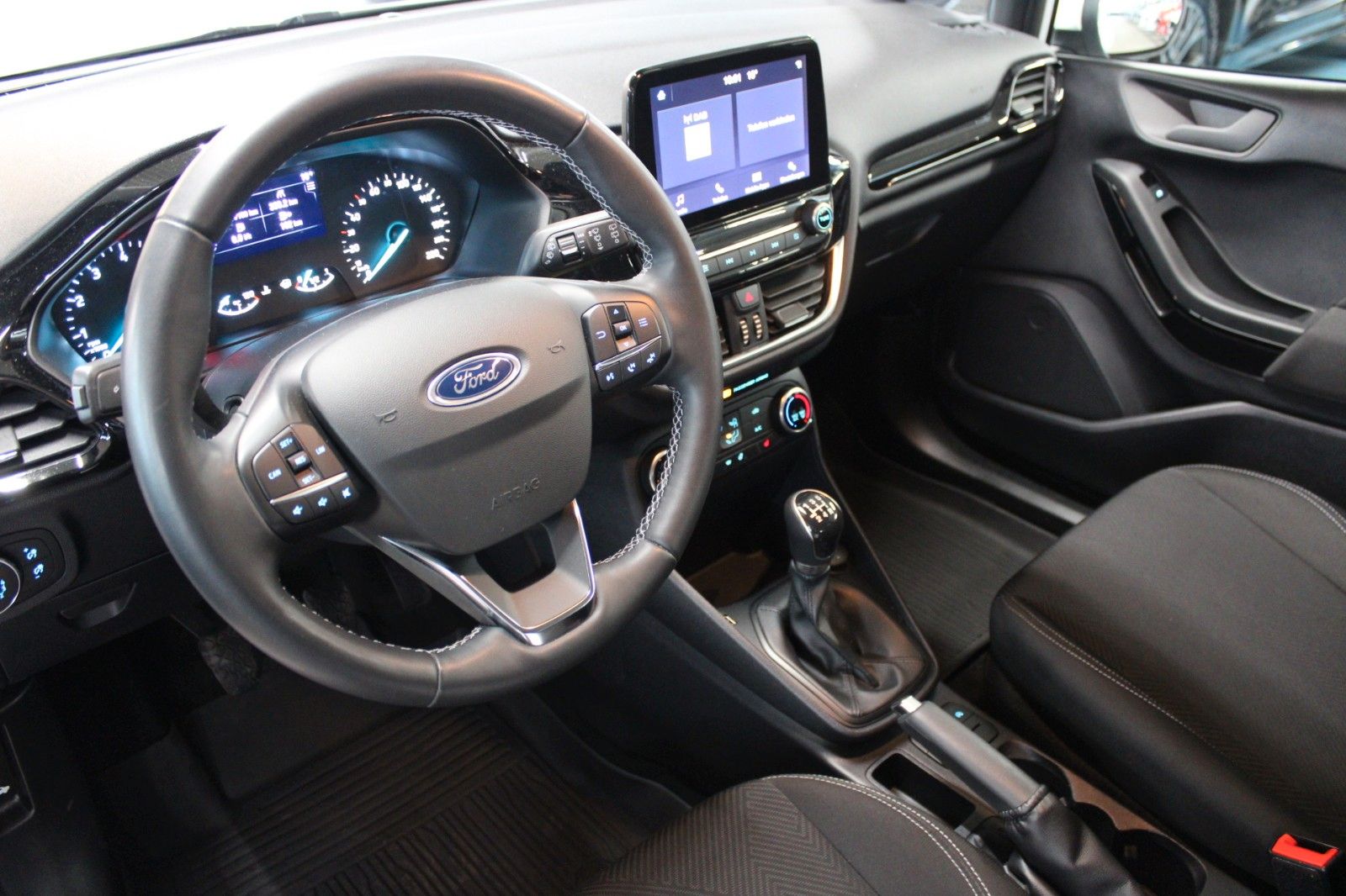 Fahrzeugabbildung Ford Fiesta Trend KLIMA LED WinterPaket PDC 1.Hand