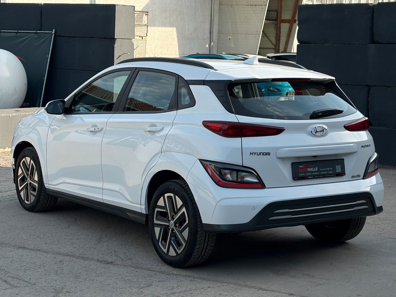 Fahrzeugabbildung Hyundai KONA E Select SHZ LHZ ACC LKA LFA Navi CarPlay