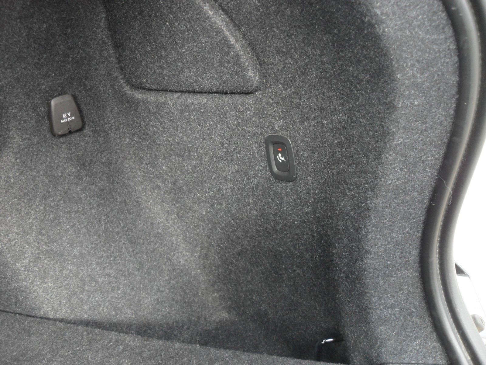 Fahrzeugabbildung Volvo XC40 T4 Essential | AHK | Navi | PDC | SH