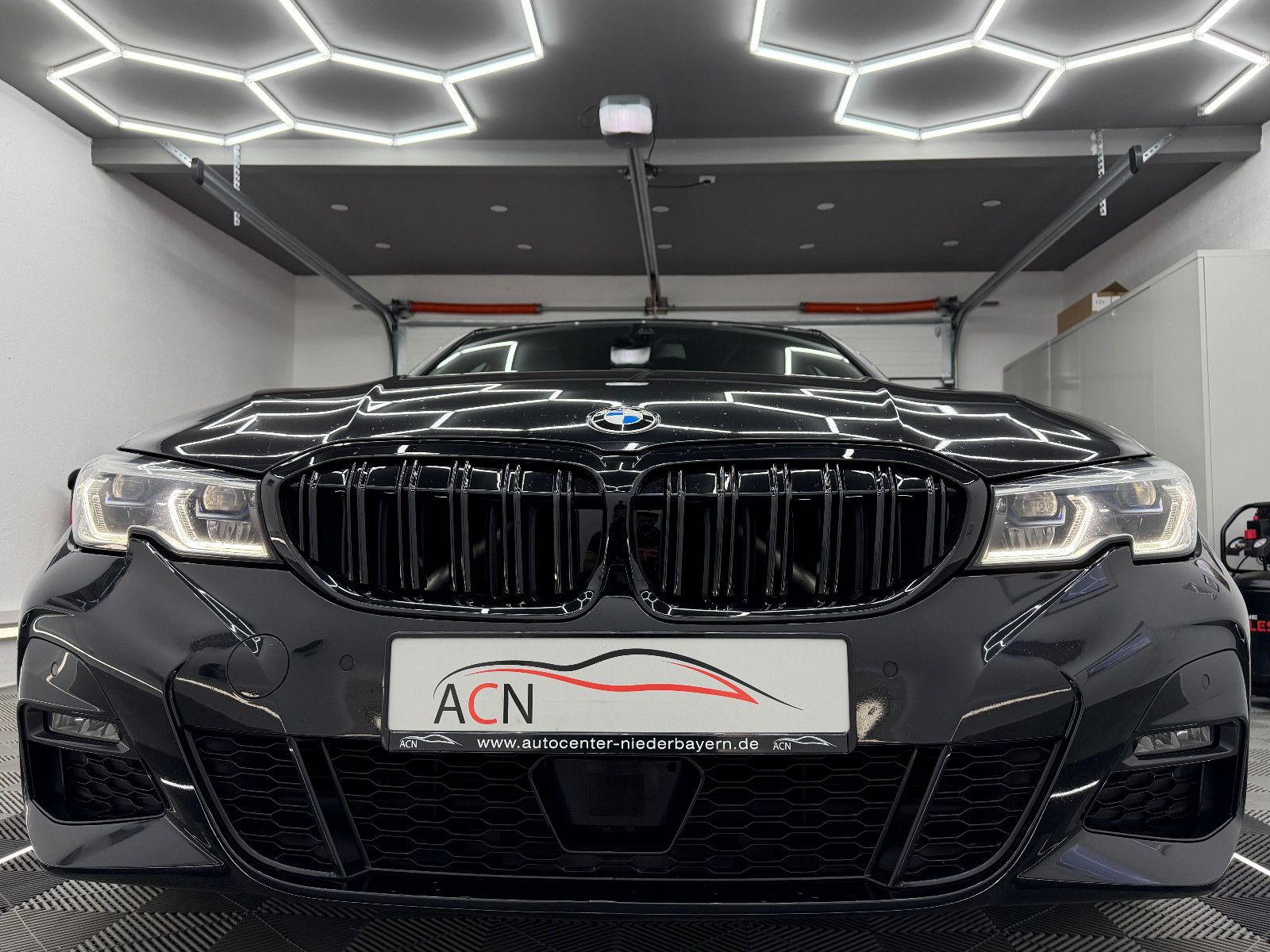 Fahrzeugabbildung BMW 330 i Lim. M SPORT/HIFI/VRTL+/DAB+/KAMERA/LASER