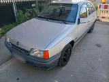 Opel Kadett E 1.4 Oldtimer - Opel Kadett: Kleinwagen