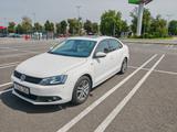Volkswagen Jetta 1.4 TSI 90 kW DSG Highline - Volkswagen Jetta: 1.9