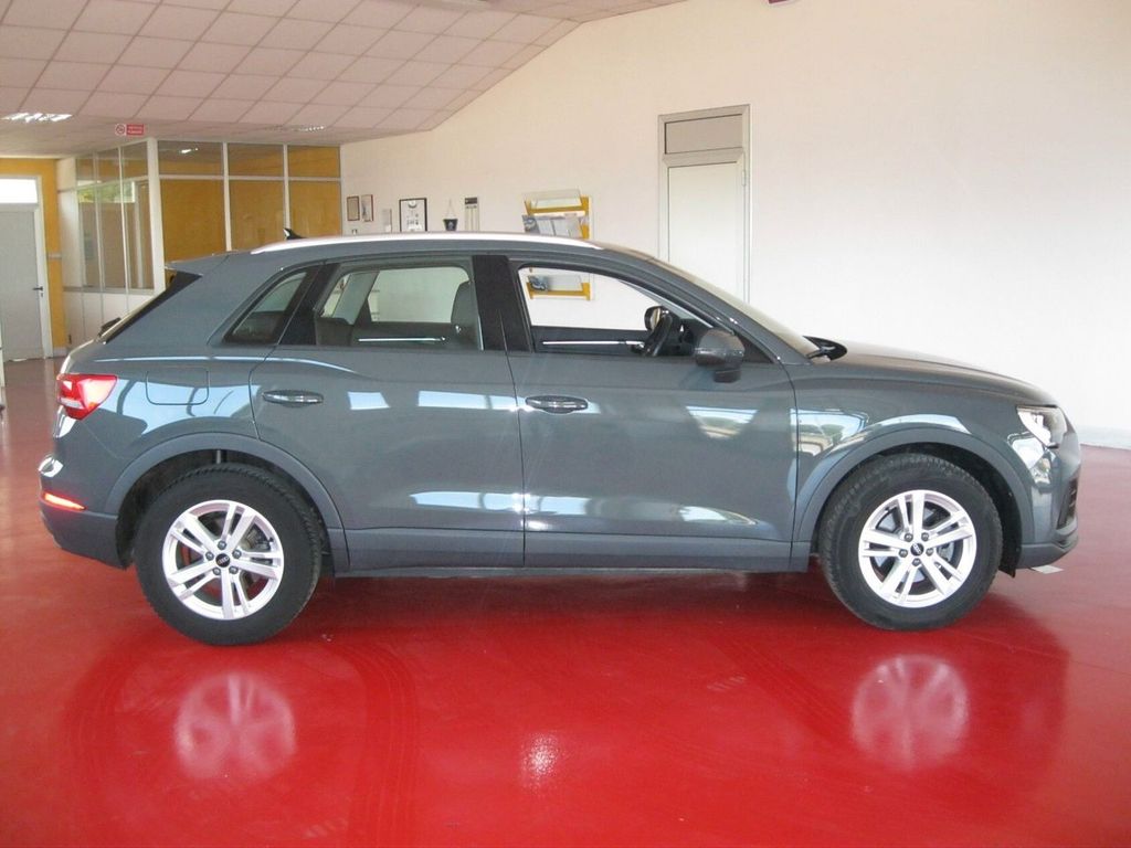 Image of Audi Q3