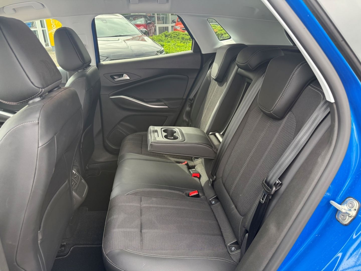 Fahrzeugabbildung Opel Grandland 1.2 Elegance SHZ+LHZ+Kamera+AHK