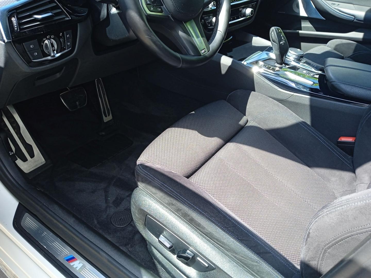 BMW 520 d Tour. MSport+HUD+AHK+ACC+ADPT. LED+KAMERA+