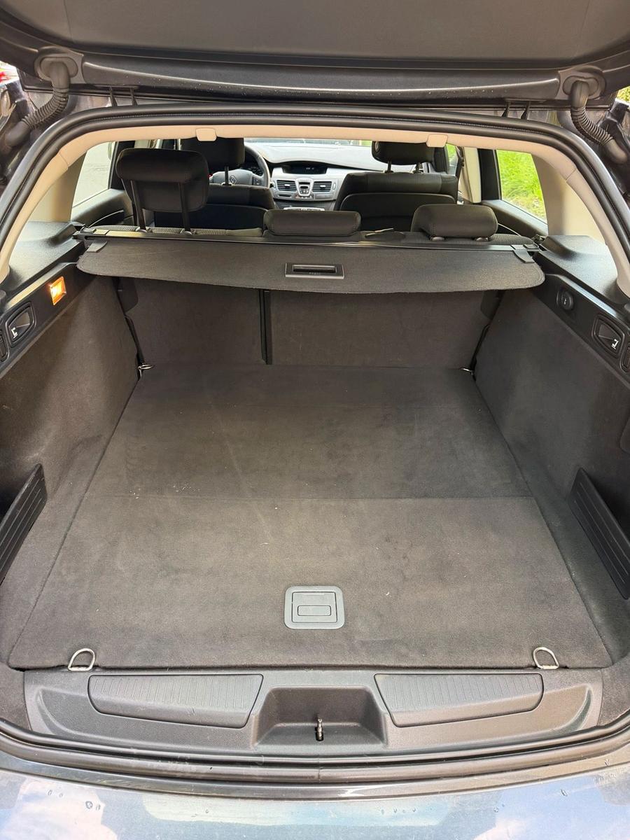 Renault Laguna 2009 — photo 13
