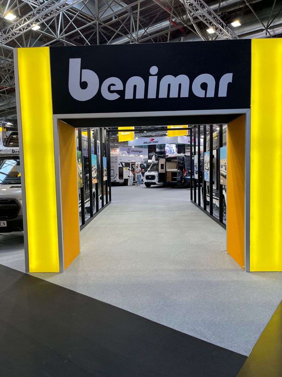 Fahrzeugabbildung Benimar A 981 ** vollintegriert auf nur 6 m **neu !!