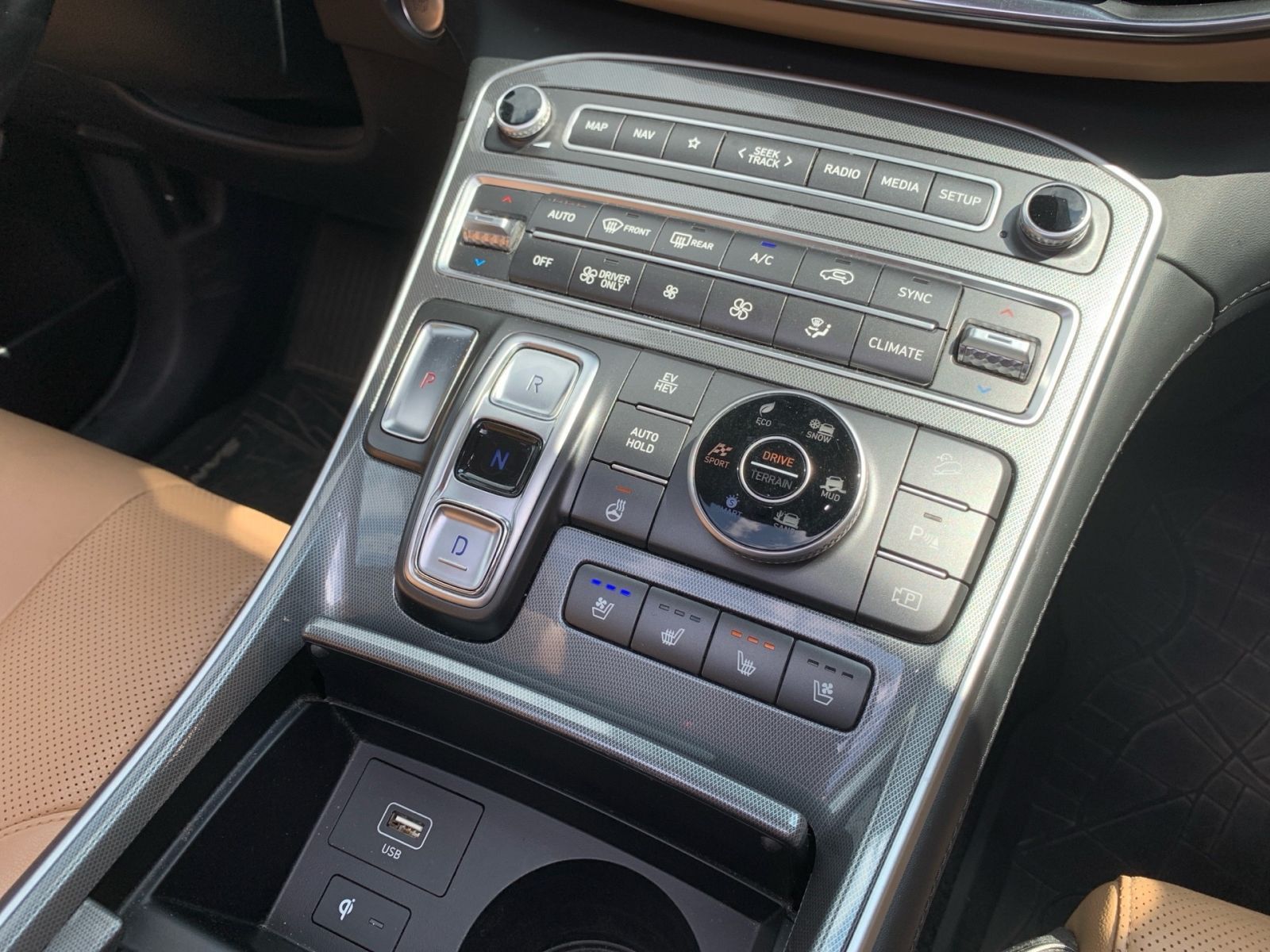 Fahrzeugabbildung Hyundai SANTA FE 1.6 T-GDI Prime Plug-In Hybrid 4WD 5-Si