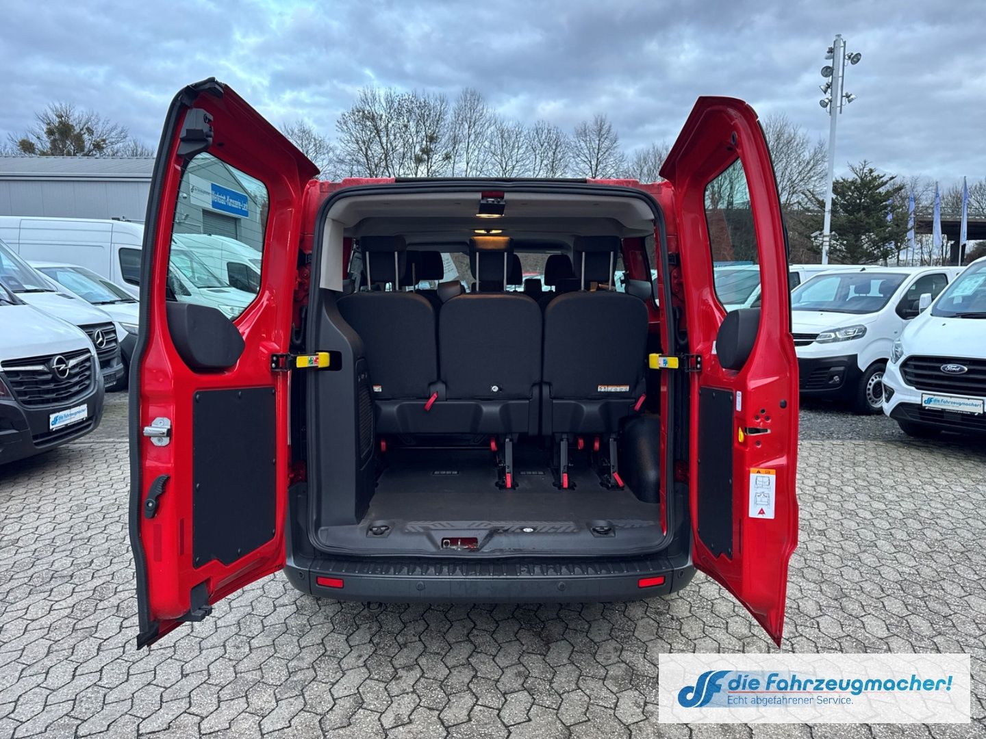 Fahrzeugabbildung Ford Transit Custom Tourneo 300 L1 *2466