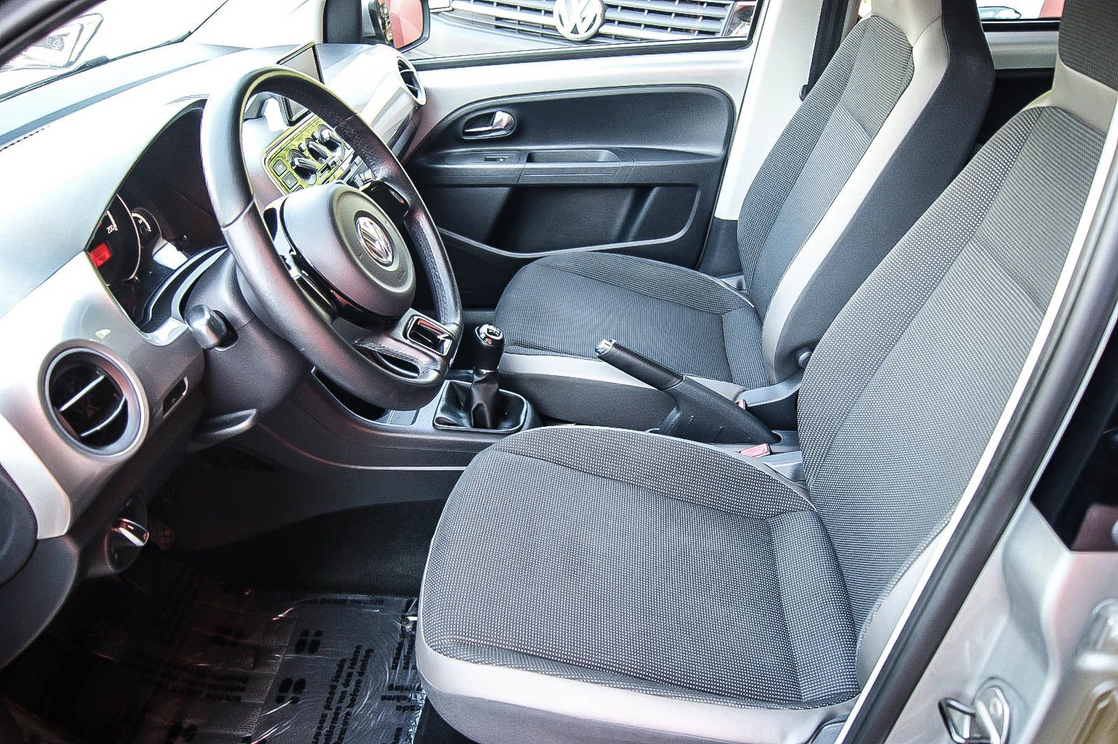 Fahrzeugabbildung Volkswagen up! high up BMT NAVIGATION KLIMA SITZHEIZUNG ALU