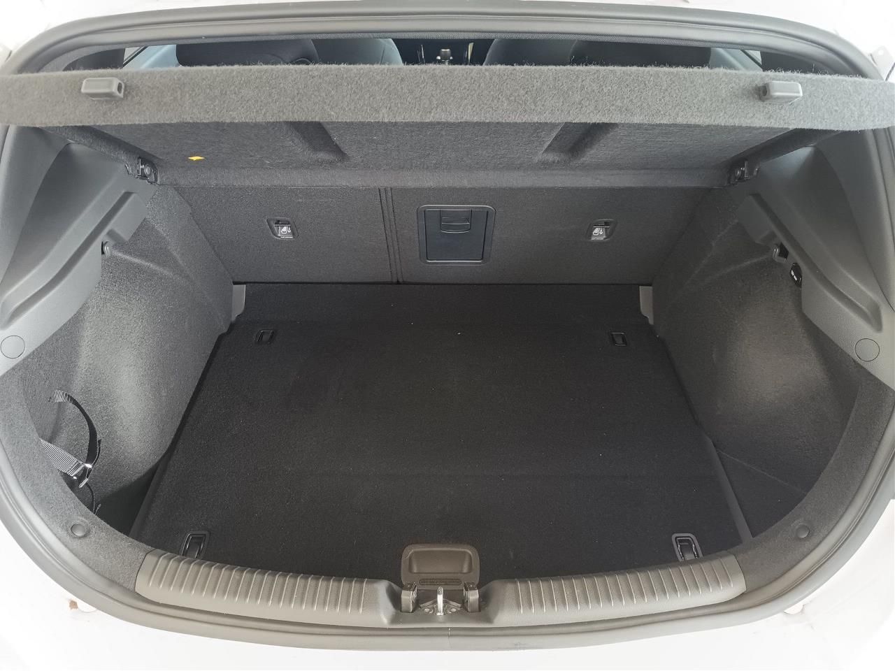 Fahrzeugabbildung Hyundai i30 1.5T DCT ADVANTAGE LED*SHZ*LHZ*NAV*USB*CARPL