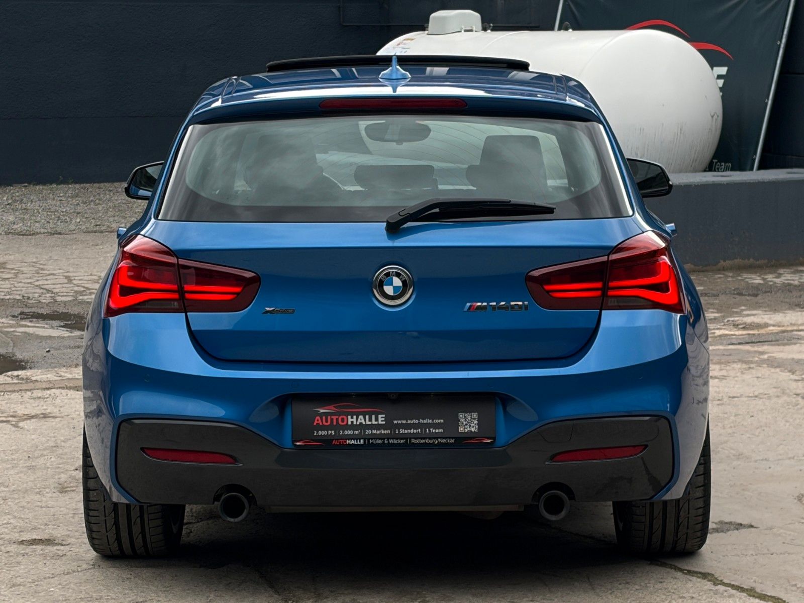 Fahrzeugabbildung BMW M140i xDr. Special Edition Schiebed. H&K LHZ CAM