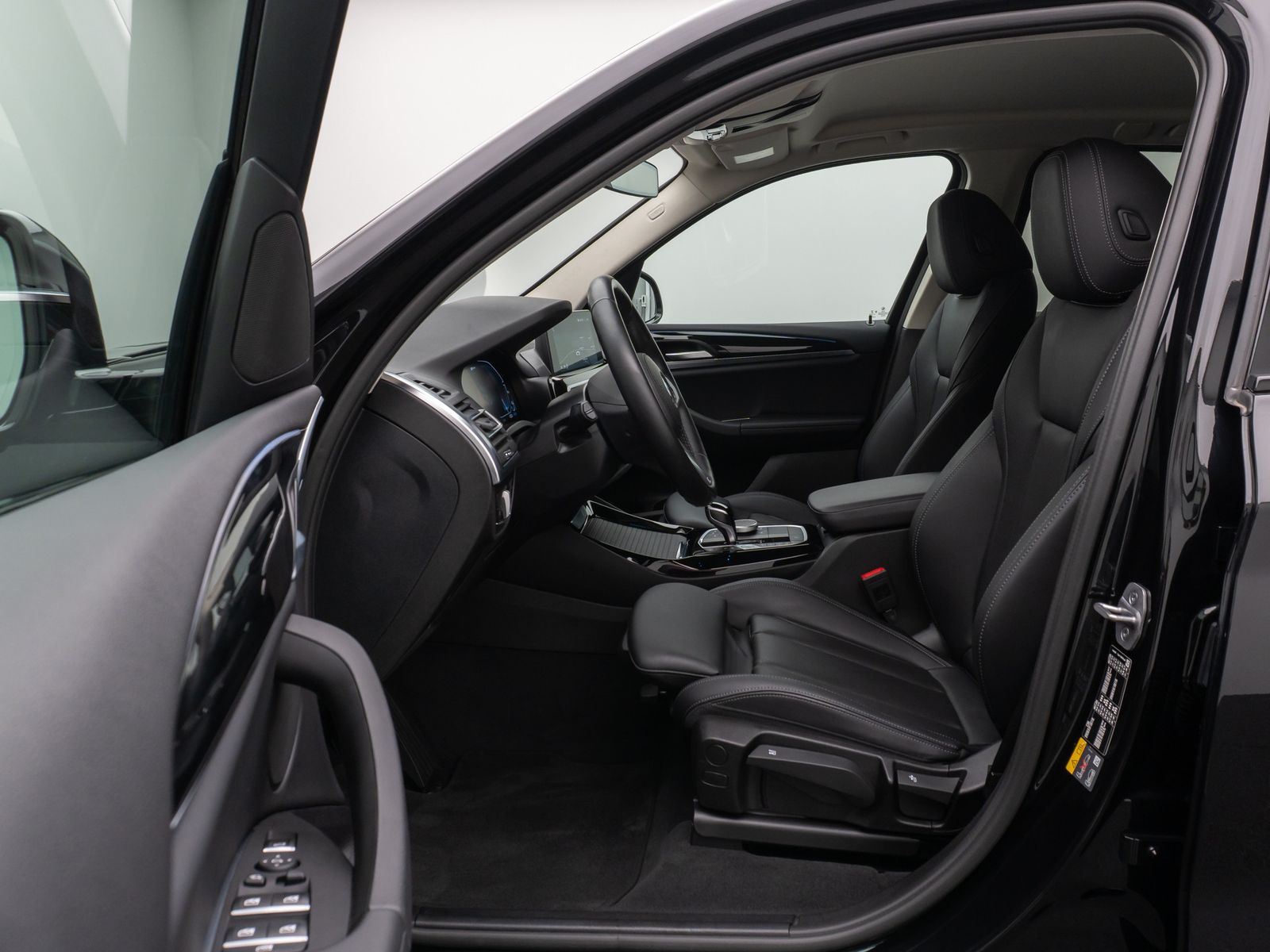 Fahrzeugabbildung BMW X3 xD30e Kamera DAB HiFi Komfort MSport 19Zoll